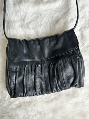3/$20 Vintage 80’s Black Leather Crossbody Bag